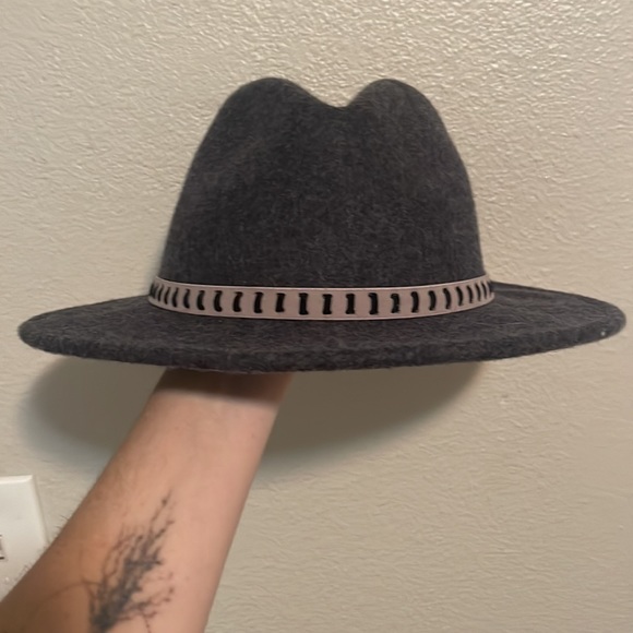 Treasure and Bond felt hat - Picture 2 of 3